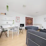 Rodzinne Studio Dla 4 Osob W Centrum Warszawy By Renters * Warszawa