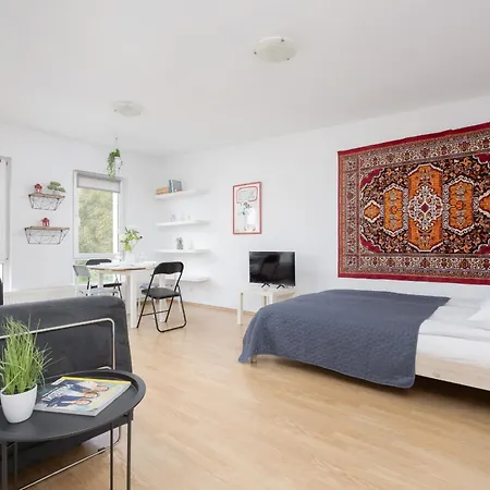 Apartment Rodzinne Studio Dla 4 Osob W Centrum Warszawy By Renters *