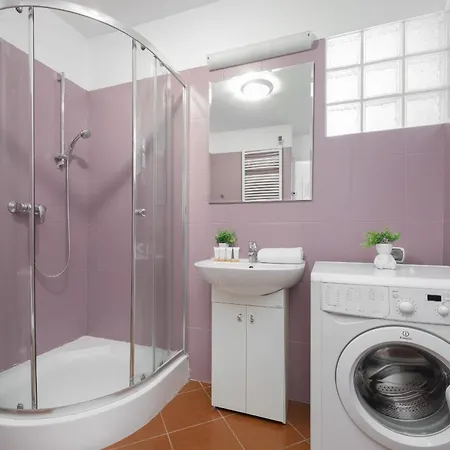 Lägenhet Rodzinne Studio Dla 4 Osob W Centrum Warszawy By Renters Warszawa